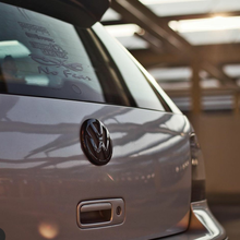 Afbeelding in Gallery-weergave laden, VW flush wiper delete kit | Voor 17:00 besteld, zelfde werkdag verzonden! | Past op de VW Lupo, Polo, Golf, Tiguan, Passat, Touran en Scirocco | Levering in Nederland en EU! | Top kwaliteit | Hoogglans zwart Plexiglas | Direct leverbaar!