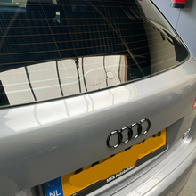 Afbeelding in Gallery-weergave laden, Audi flush wiper delete kit | Wiper delete solutions | Past op de A1, A3, A4, A6 en vele andere modellen | Levering in Nederland en Belgie! | Hoogglans zwart Plexiglas | Direct leverbaar!
